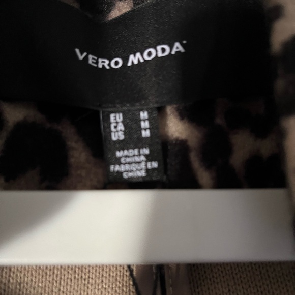 Leopard Print Jacket - Picture 2 of 4